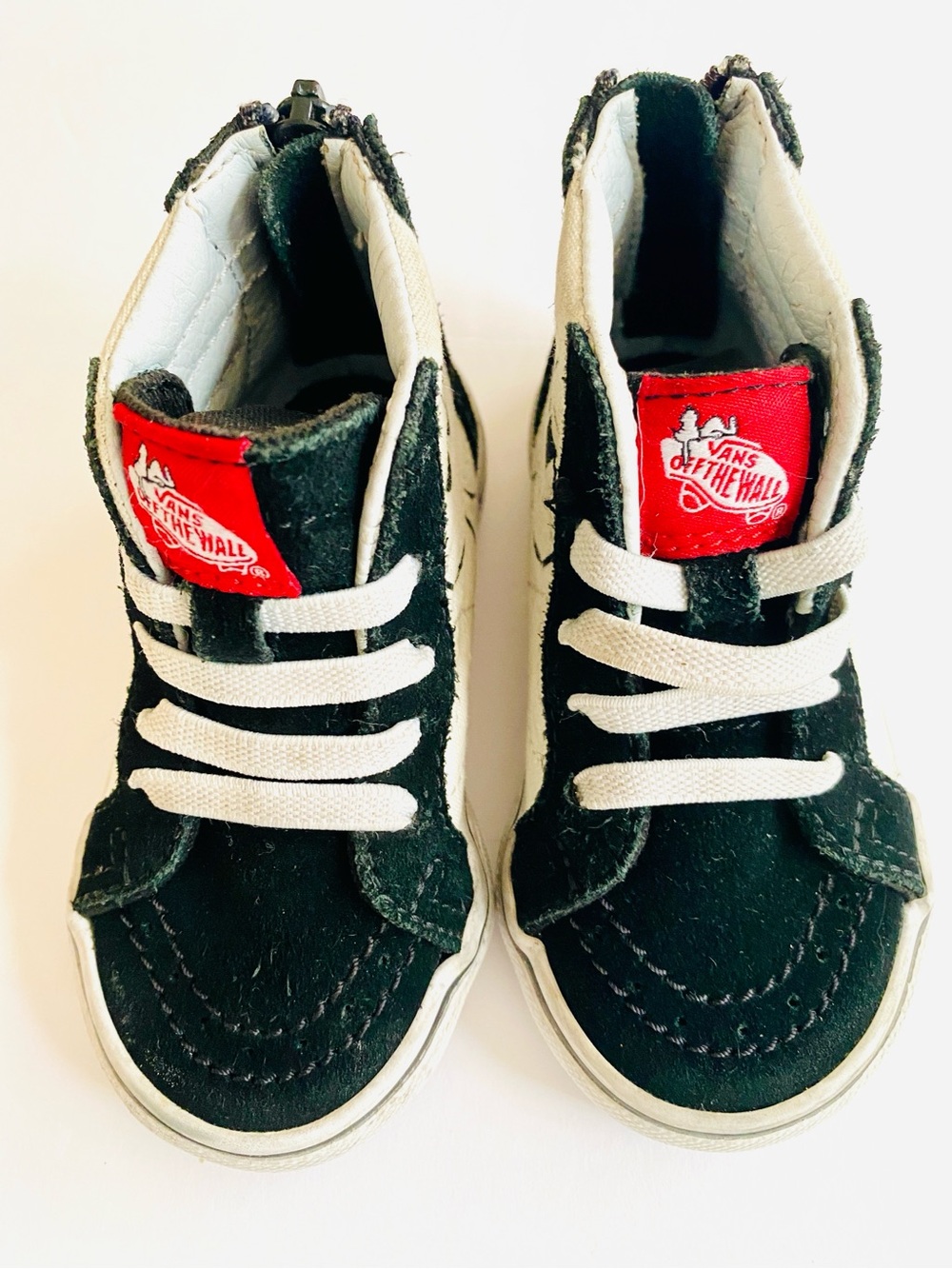 Vans Kids Snoopy Toddler 5.5 Black and White High-Top Sneakers with Red Logo
